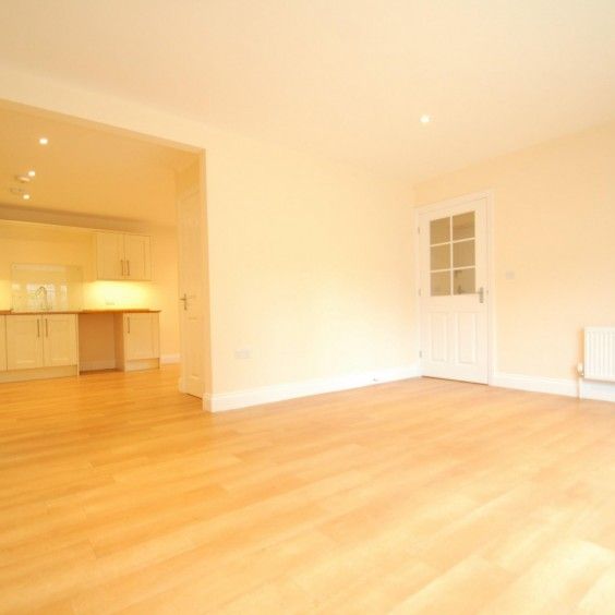 Barn Court, High Wycombe, Buckinghamshire,HP12 - Photo 1