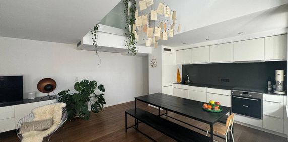 À LOUER ! Magnifique appartement meublé en duplex de 4/5 pièces avec terrasse, idéalement situé dans une copropriété de charme au cœur de Strasbourg - Photo 2