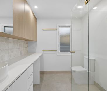 Freshly renovated with classic Queenslander charm - Photo 4