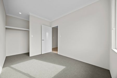 Spacious Coastal Living Designed for the Modern Family - Photo 3