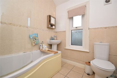 5, Oakwood Terrace, Pudsey, Leeds, LS28 8NY - Photo 2