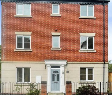 Four Double Bedroom Property To Let in Lichfield - Photo 6