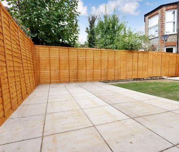 3 bedroom flat to rent - Photo 2