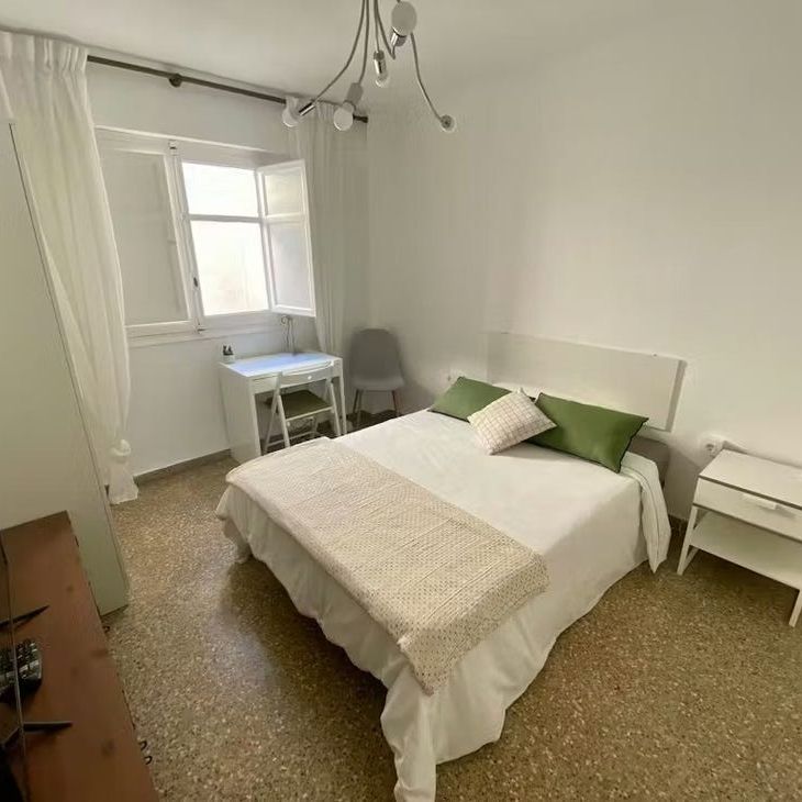 Avinguda de la Malva-Rosa, Valencia, Valencian Community 46011 - Photo 1