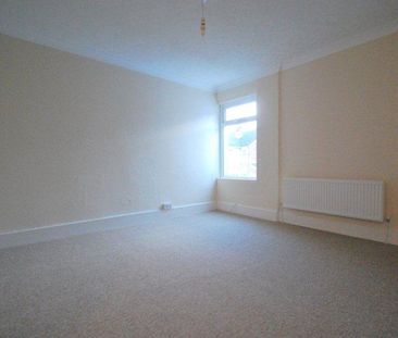 2 bedroom semi-detached house to rent - Photo 5