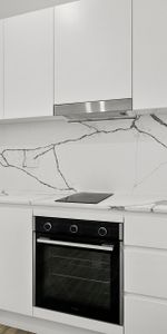 Modern Studio Apartment in Prime Location – Utilities Included - Photo 3