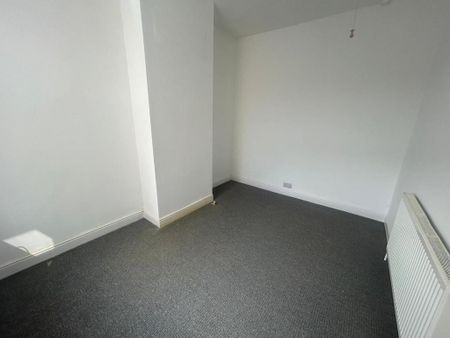 3 bedroom end of terrace house to rent - Photo 5