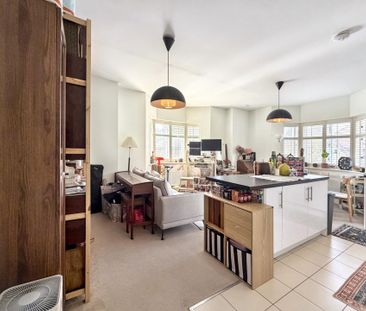 Poplar Road, Esher, KT10 - Photo 2