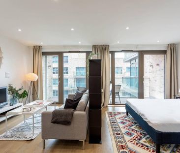 Studio to rent - Photo 1