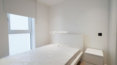 Belvedere Row apt, Fountain Park Way, London, W12 - Photo 3
