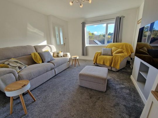 3 bedroom semi-detached house to rent - Photo 1