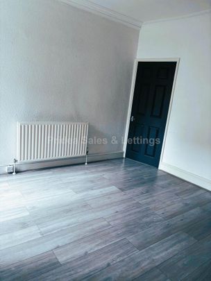 3 bedroom end of terrace house to rent - Photo 1