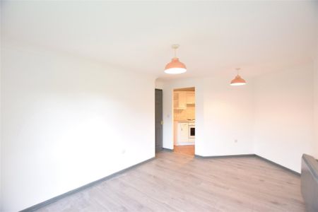 Windsor Court, Felling, NE10 - Photo 3