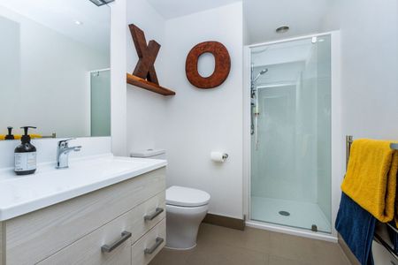 Fab spacious family home in great location with Double Garage!! - Photo 3