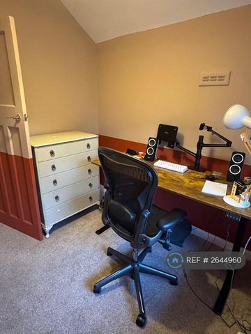 1 bedroom in a house share to rent - Photo 5