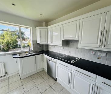 2 bed flat to rent in Stonegrove, Edgware, HA8 - Photo 1