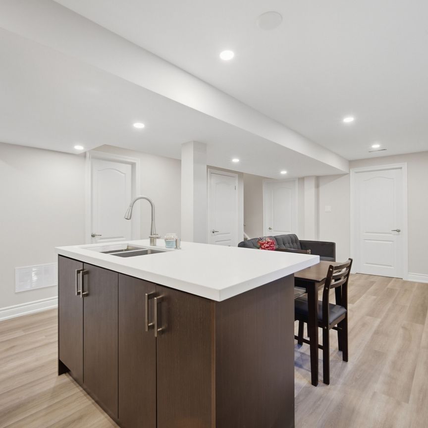 For Lease - 3008 Britannia Road, Mississauga, Ontario - Photo 1