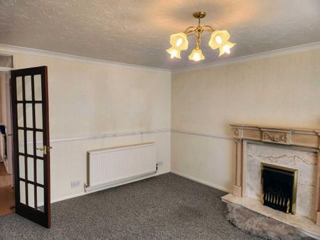 3 bedroom semi-detached house to rent - Photo 4