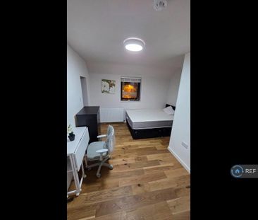 1 bedroom in a house share to rent - Photo 6