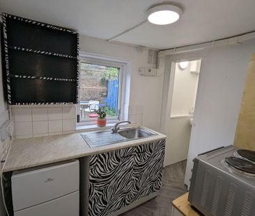 Studio Flat, Shepherds Bush, W12 - Photo 5