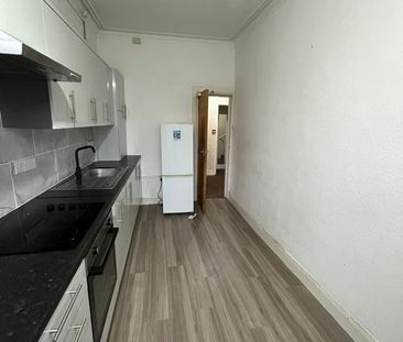 Room in a Shared House, Cliff Road, LS6 - Photo 2