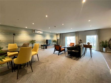 A 6th floor one bedroom apartment to rent in the ever popular Verto development in the heart of Reading's town centre. - Photo 2