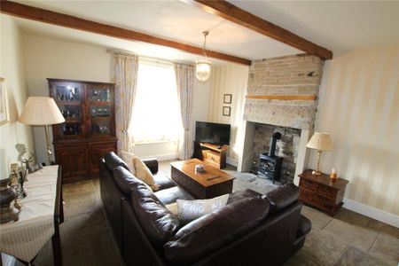 2 bedroom end of terrace house to rent - Photo 5