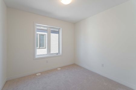 For Lease - 12 Feather Road, Welland, Ontario - Photo 3