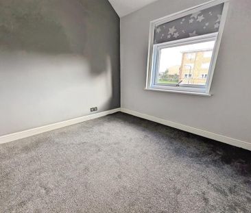 3 bedroom end of terrace house to rent - Photo 1