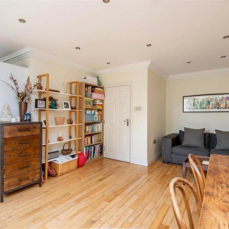 Hackney Road - Photo 1