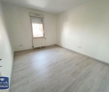 Location Appartement 3 pièces 60m² LOUVROIL 59720 - Photo 2