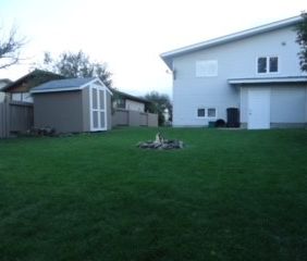 Main Floor with In-Suite Laundry in Sylvan Lake! - Photo 6