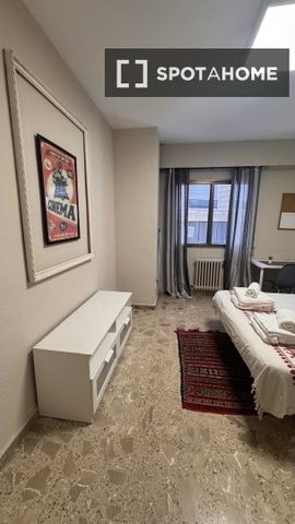 valencia, Valencian Community 46002 - Photo 4