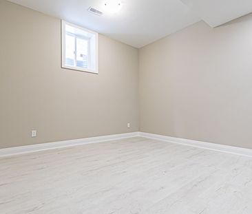 For Lease - 747 Langford Boulevard Unit# B, Bradford West Gwillimbu... - Photo 2