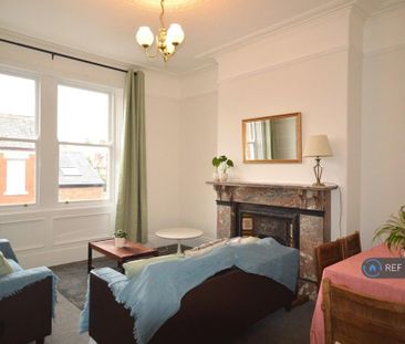 4 bedroom maisonette to rent - Photo 1