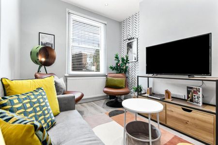 1 bedroom serviced apartment to rent - Photo 5