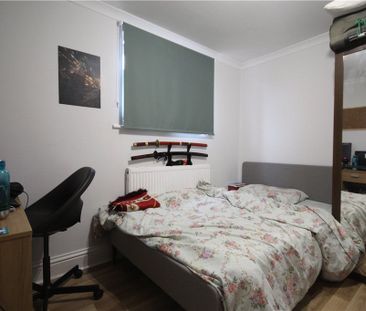 Bond Street, Englefield Green, Egham, Surrey, TW20 0PU - Photo 2