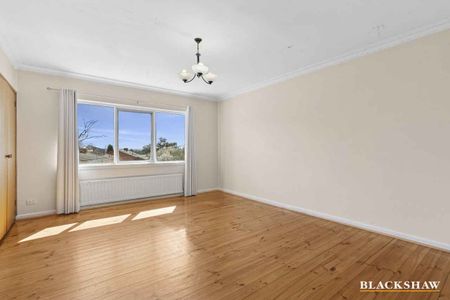 Large home with new kitchen - Photo 4