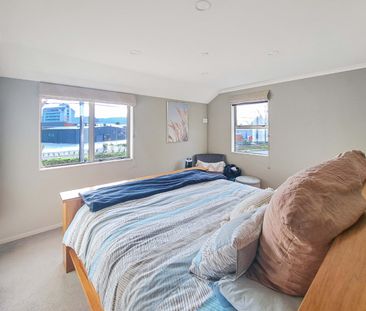 Evergreen Cres : Family-Friendly Living in a Prime Location - Photo 1