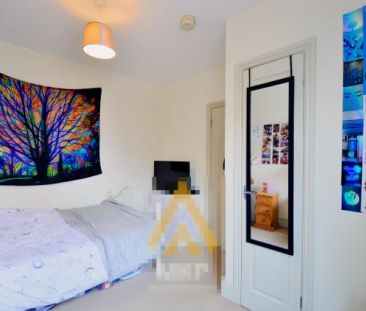 6 Bedroom 2 Bathroom - Photo 5