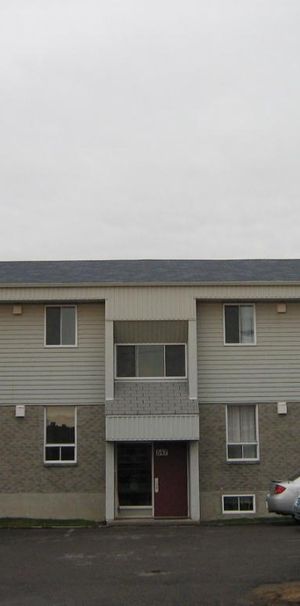 ST-ROMUALD (LÉVIS), BEAU 4 1/2, LOGEMENT À LOUER, PRÈS DES PONTS ET SERVICES - Photo 1