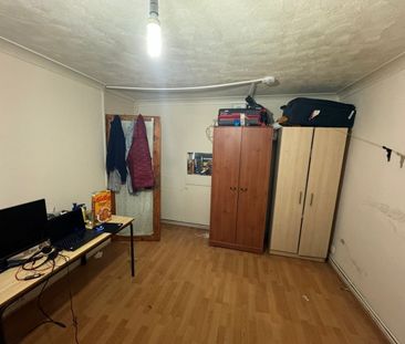Room in a Shared Flat, Whitechapel, E1 - Photo 1