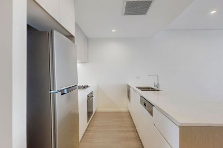 STYLISH AND MODERN 2 BEDROOM APARTMENT - Photo 4