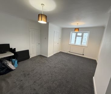 Swansea Road, Northampton - Photo 1