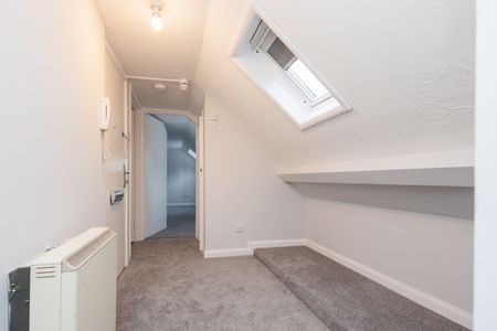 1 bed flat to rent in Fir Vale Road, Bournemouth, BH1 - Photo 3