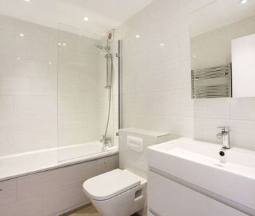 A spacious 2 bedroom apartment superbly located close to Marylebone High Street. - Photo 1