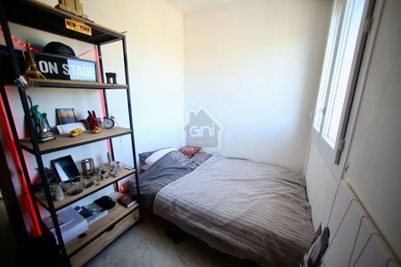 APPARTEMENT A LOUER T2 de 38 m2 ventre village VUE MER AU PORT DE CARRY-LE-ROUET, - Photo 3