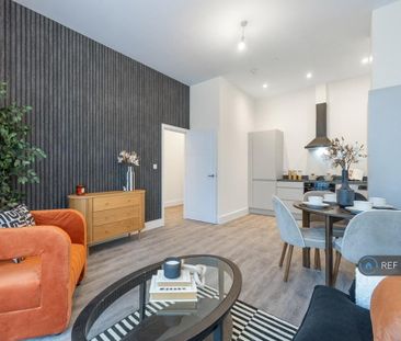 2 bedroom flat to rent - Photo 2