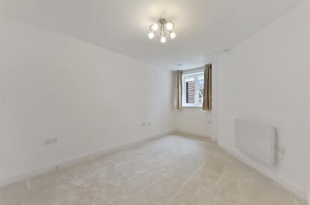 1 bedroom retirement property to rent - Photo 3