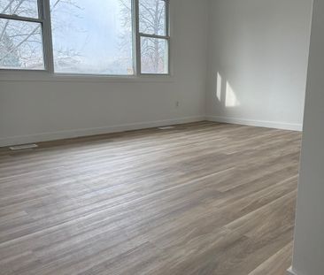 For Lease - 8006 Paddock Trail Drive, Niagara Falls, Ontario - Photo 1